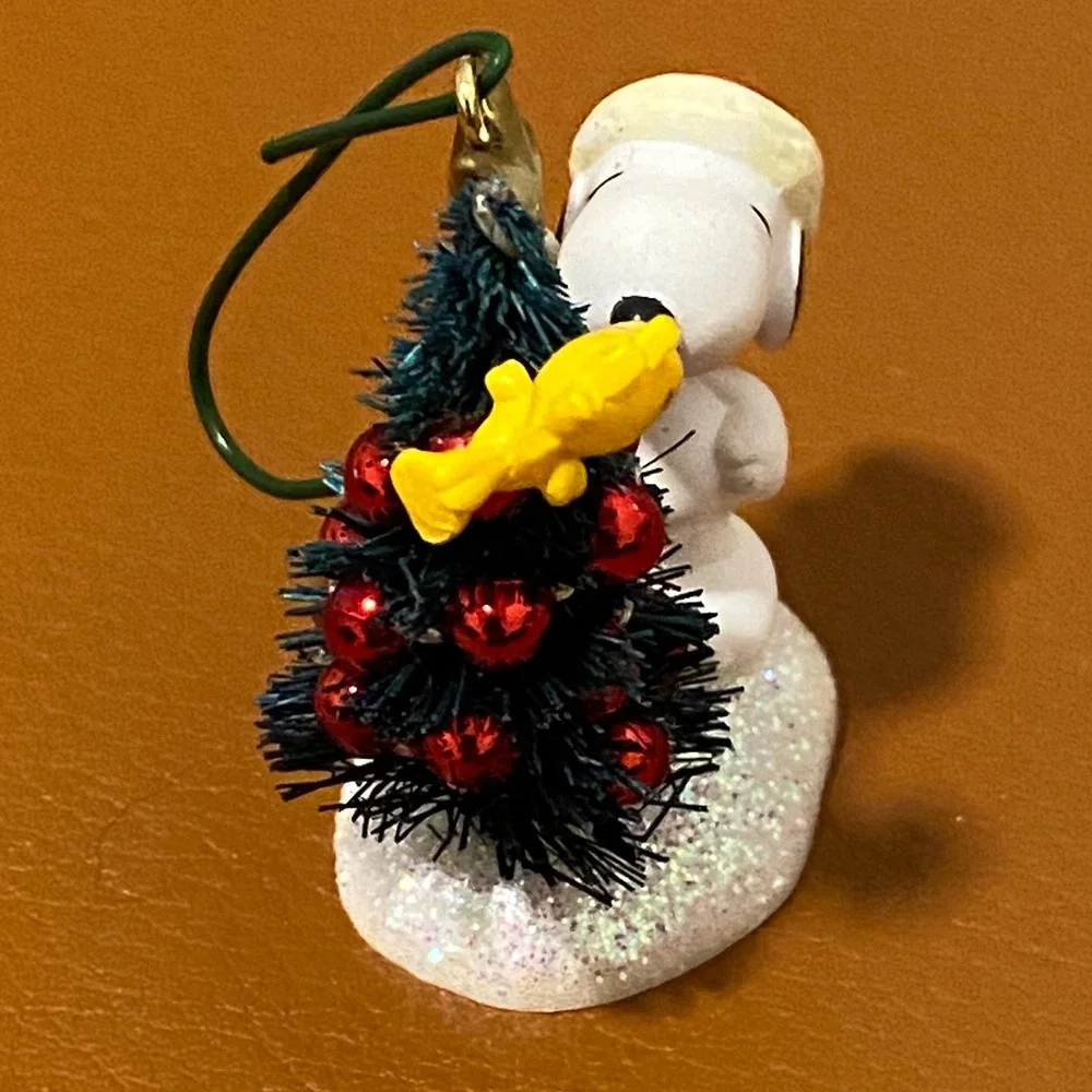 Vintage Hallmark Keepsake Miniature Ornament Winter Fun Snoopy Peanuts Woodstock